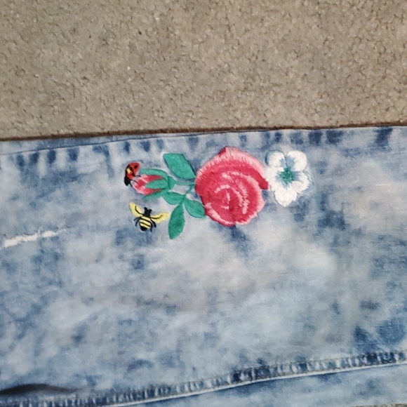 Justice 14 denim embroidered cuffed capris - Picture 5 of 8